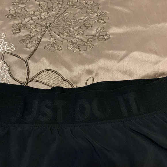 Nike just do it dry- fit shorts. - Picture 4 of 6